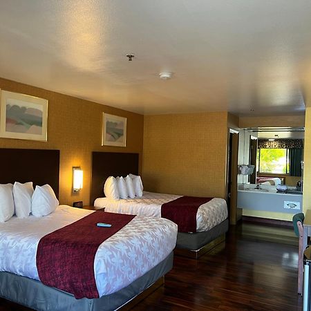 Americas Best Value Inn - Phoenix / Ashland Buitenkant foto