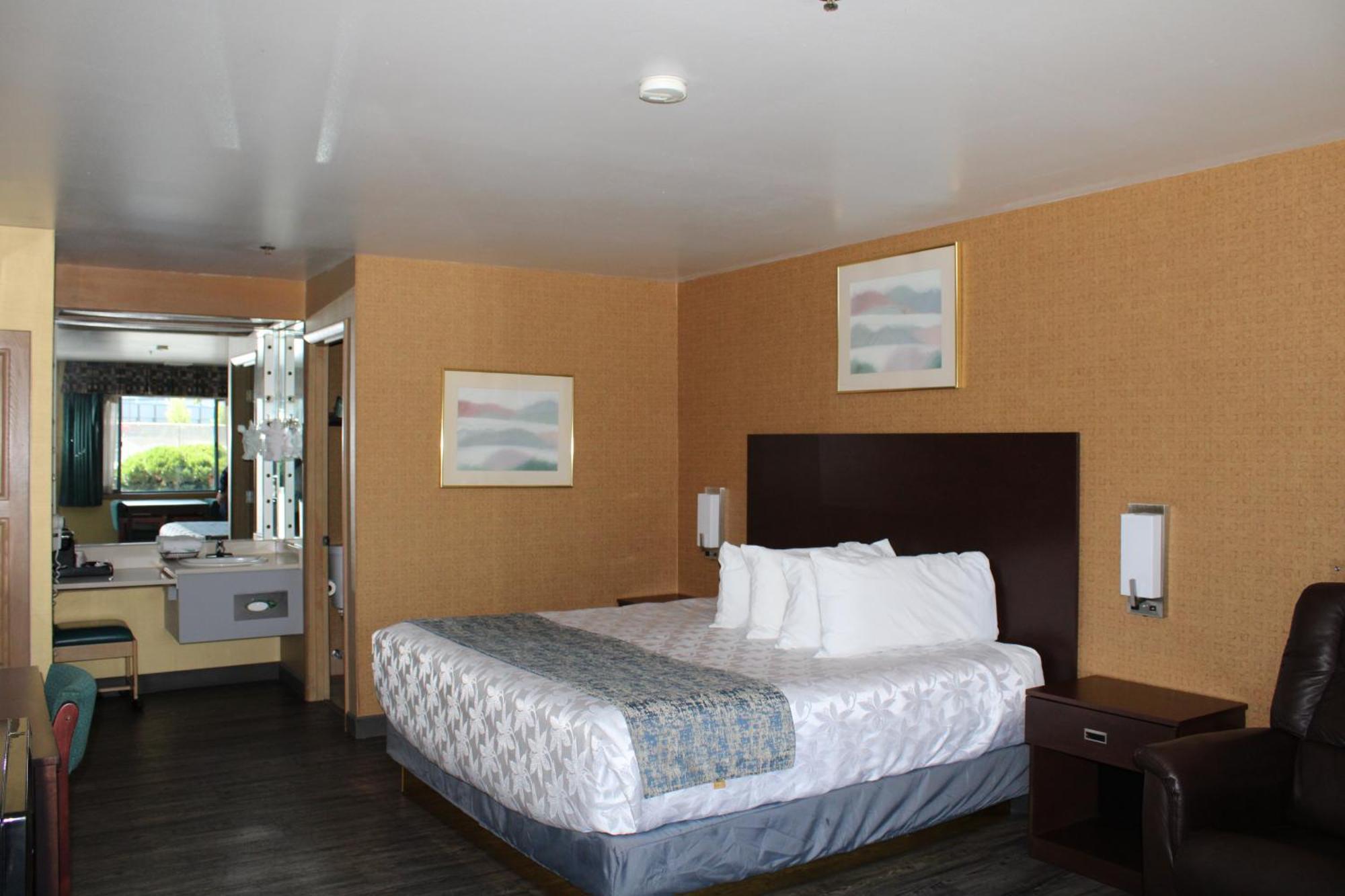 Americas Best Value Inn - Phoenix / Ashland Buitenkant foto