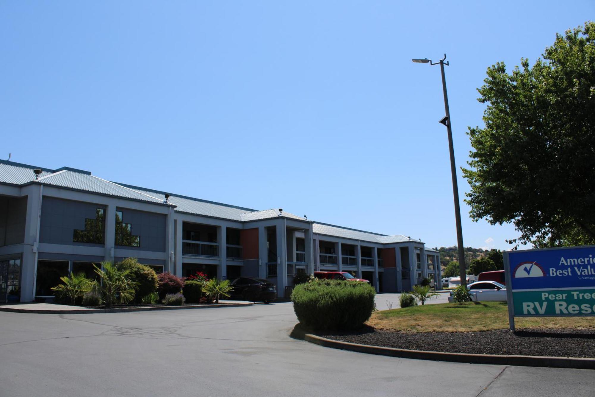 Americas Best Value Inn - Phoenix / Ashland Buitenkant foto