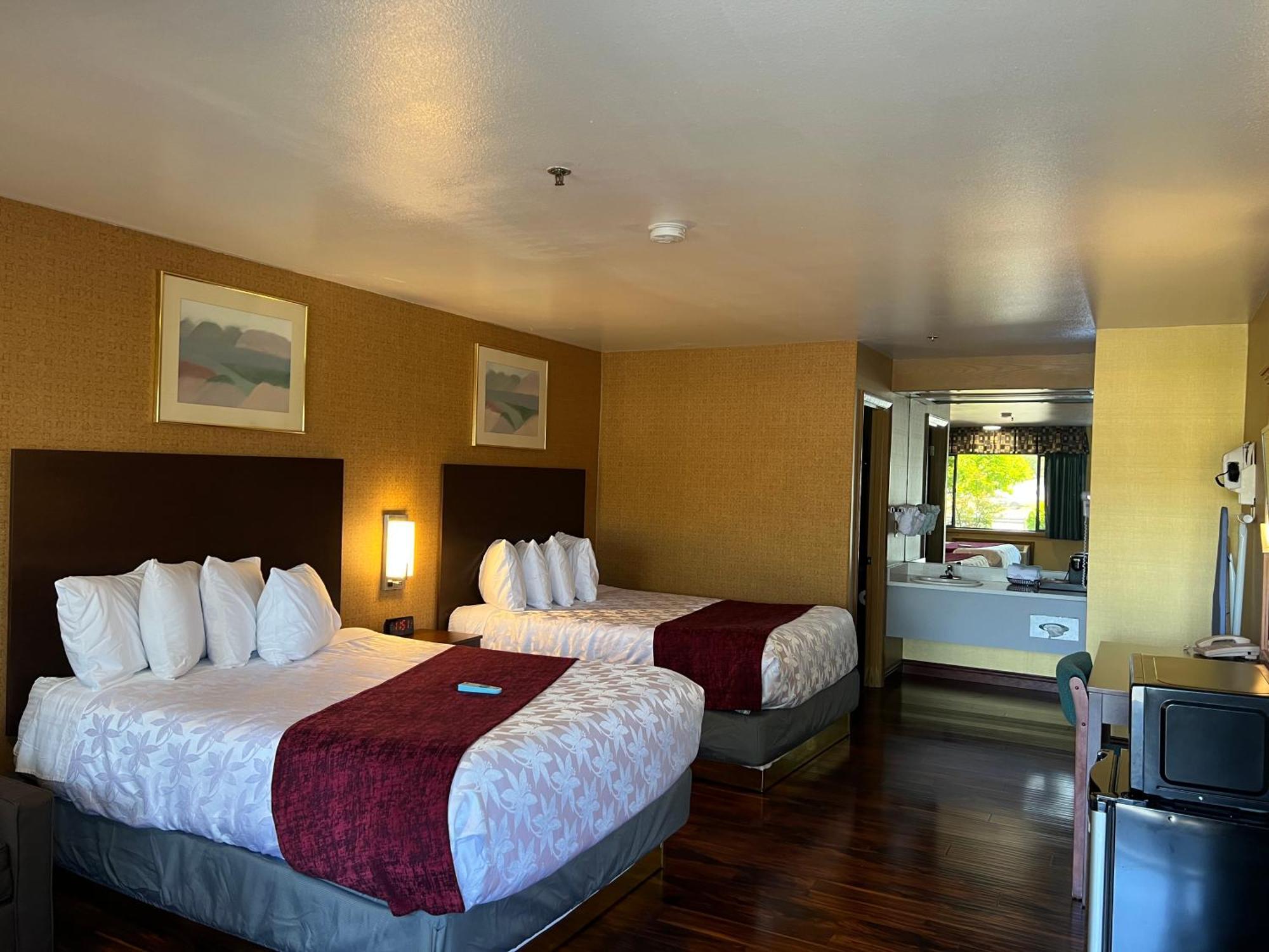Americas Best Value Inn - Phoenix / Ashland Buitenkant foto